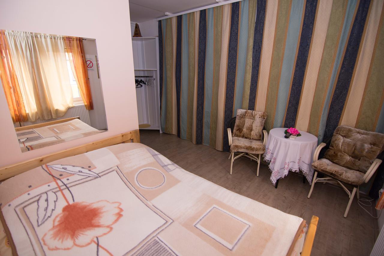 Motel Smek à Belgrade Extérieur photo