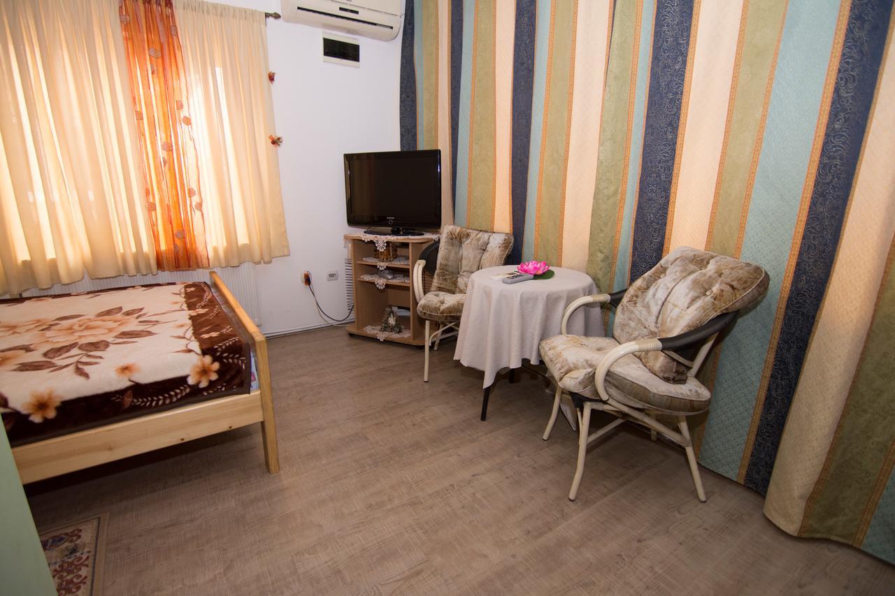 Motel Smek à Belgrade Extérieur photo